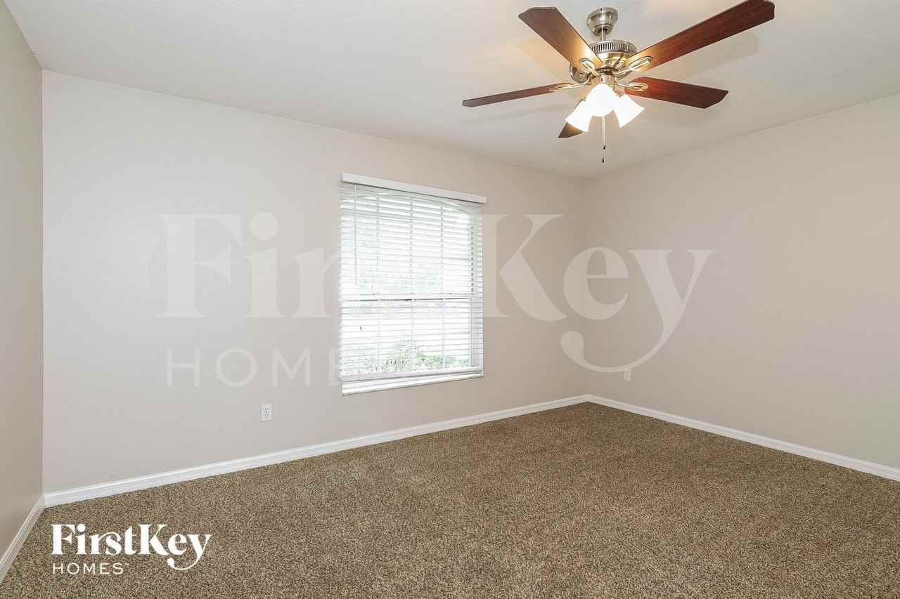 224 Quiet Oak Ct - Photo 7 of 15