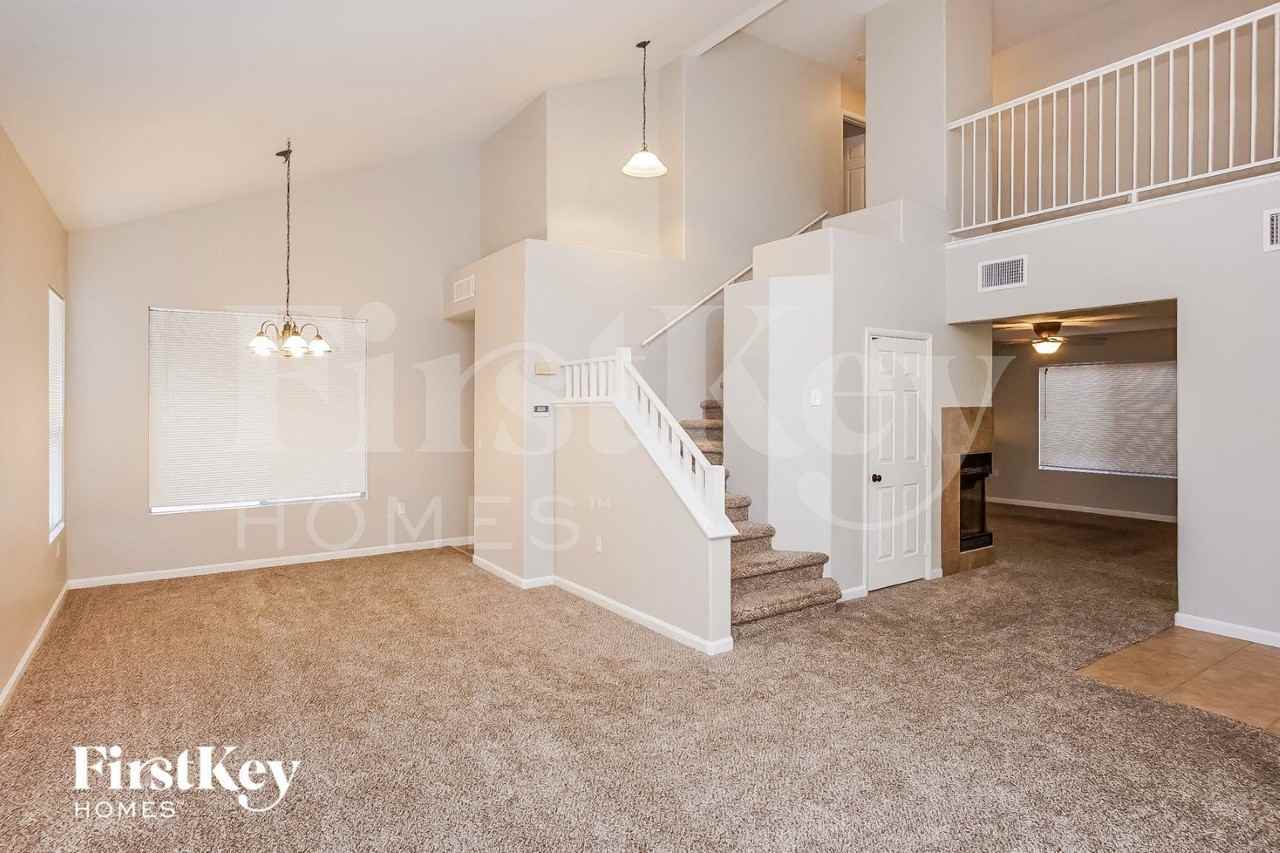 2145 Hookcross Cir - Photo 2 of 15