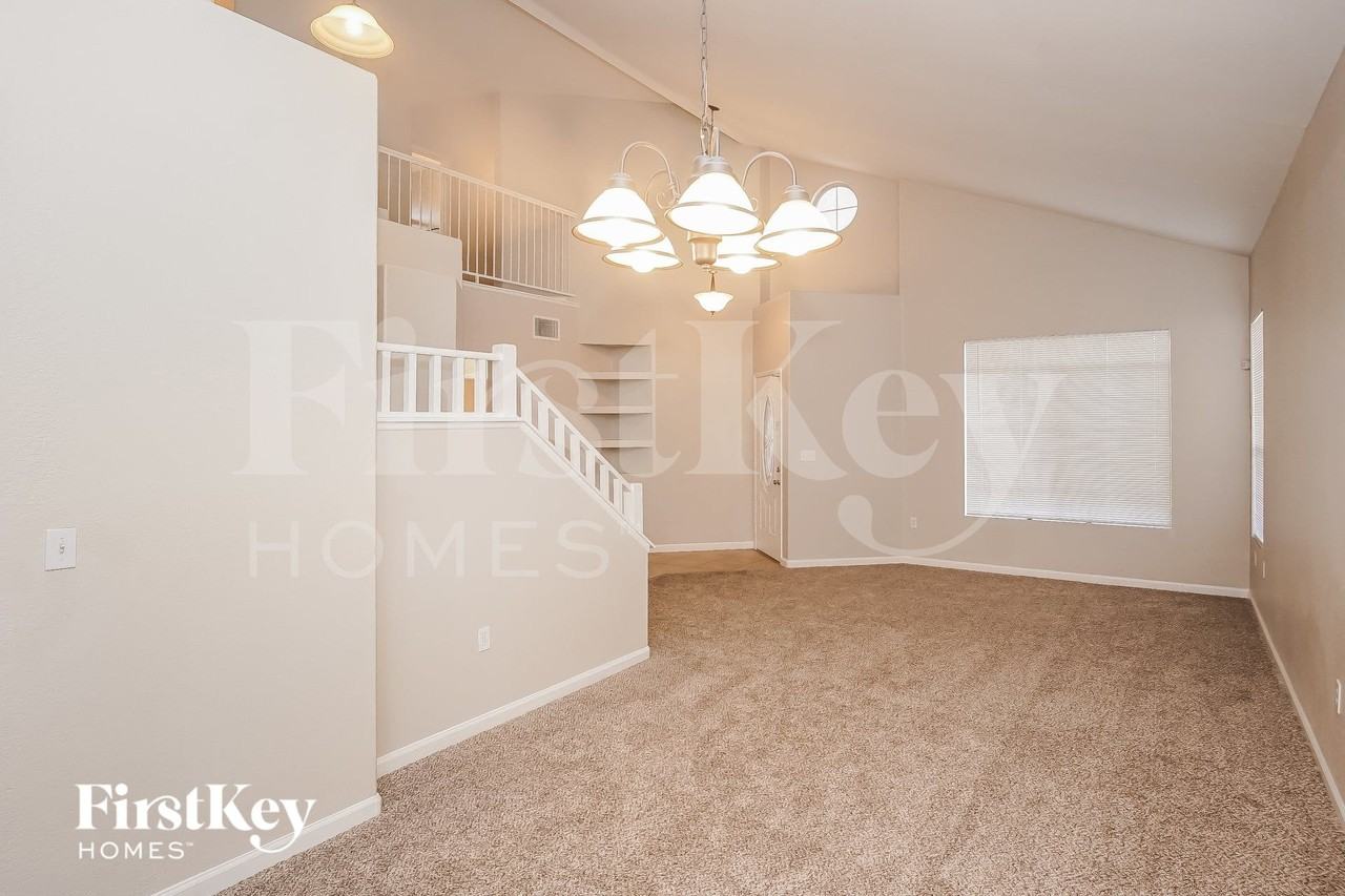 2145 Hookcross Cir - Photo 3 of 15