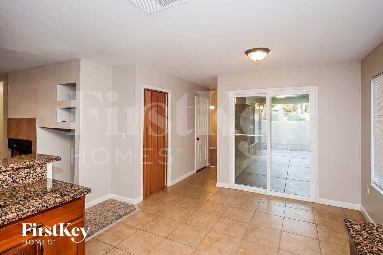 2145 Hookcross Cir - Photo 4 of 15