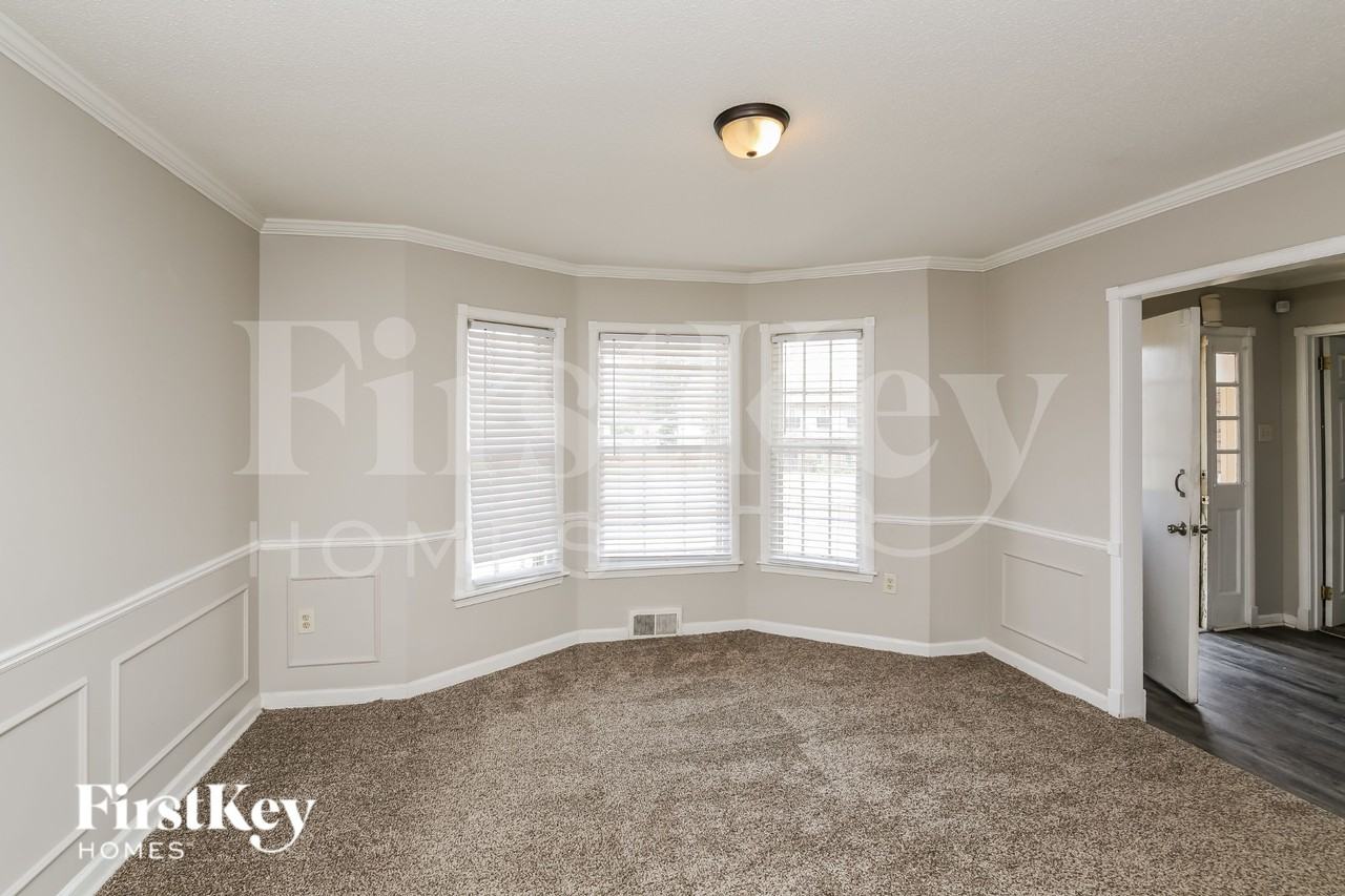 2097 Meadowview Ln - Photo 5 of 16