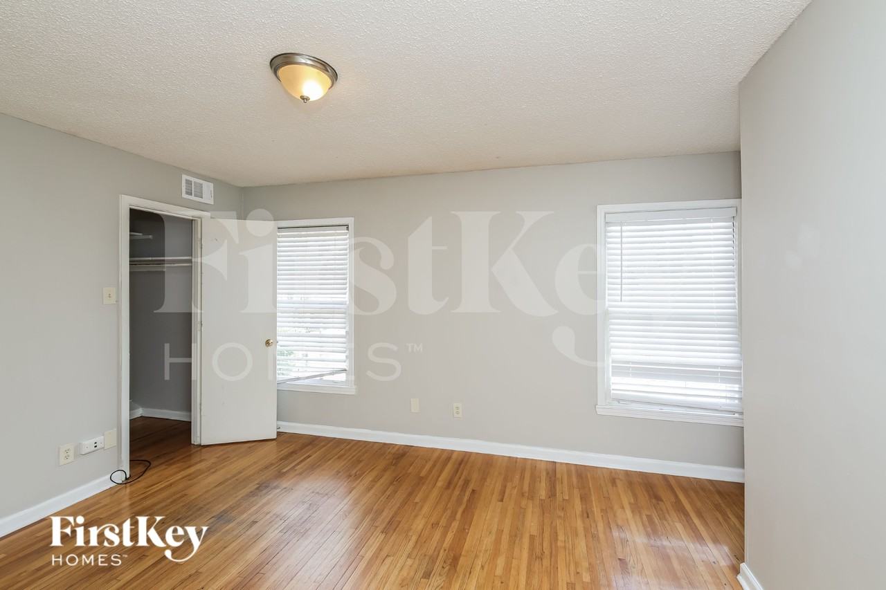2097 Meadowview Ln - Photo 7 of 16