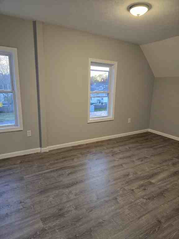 1185 Warren Ave ##3 - Photo 6 of 9