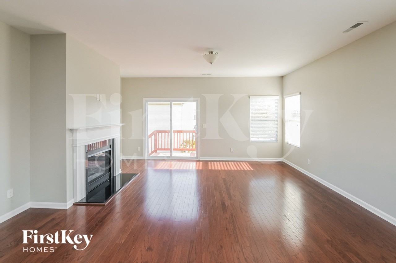 2000 Yellow Daisy Dr - Photo 3 of 16