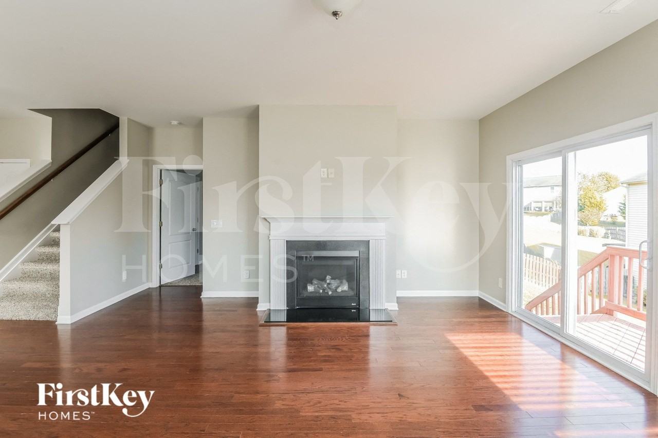 2000 Yellow Daisy Dr - Photo 4 of 16