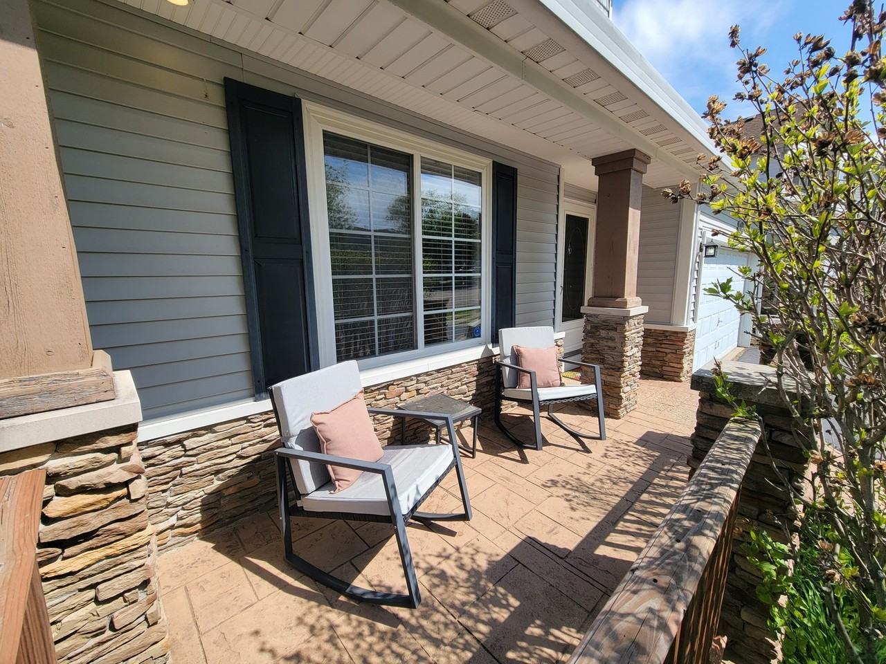 7722 Milan Way - Photo 3 of 48