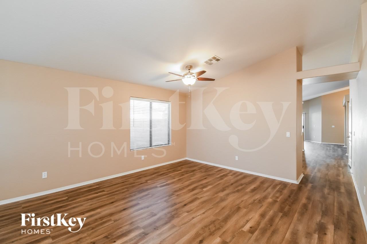 1356 E Cottonwood Rd - Photo 2 of 16