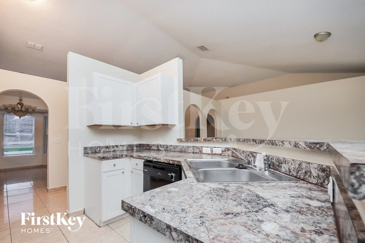 1307 Dover Dr - Photo 6 of 15