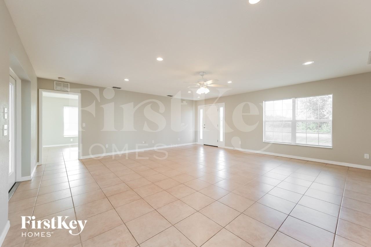12557 Willmington Blvd - Photo 4 of 16