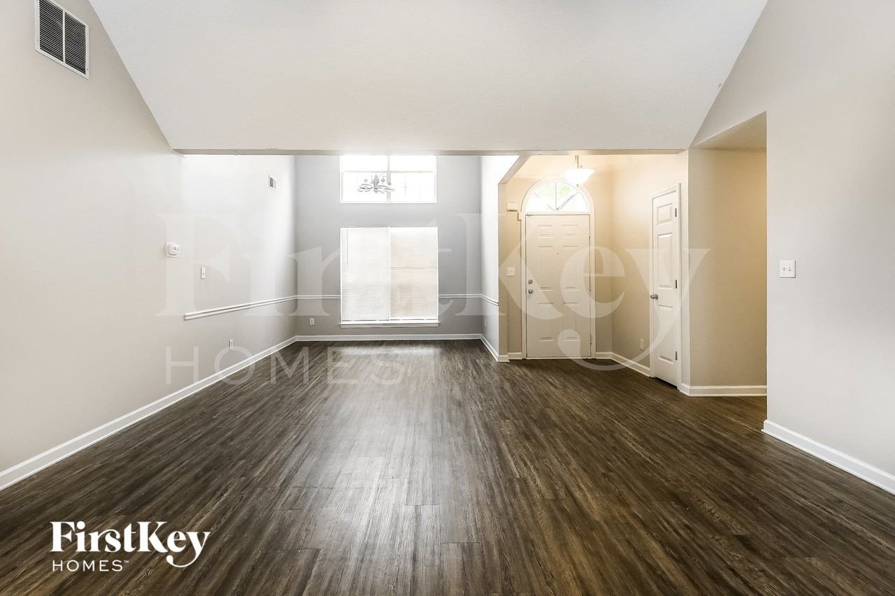 120 Kent Dr - Photo 2 of 15