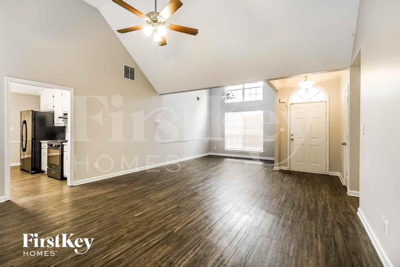 120 Kent Dr - Photo 3 of 15