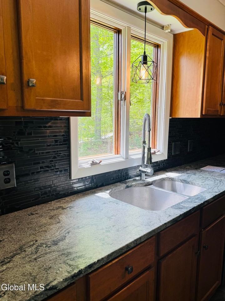 5 Hemlock Cir - Photo 6 of 14