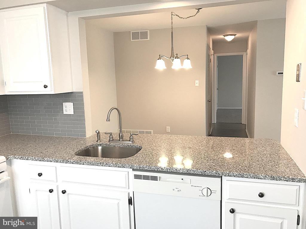 560 Shetland Ct - Photo 7 of 23