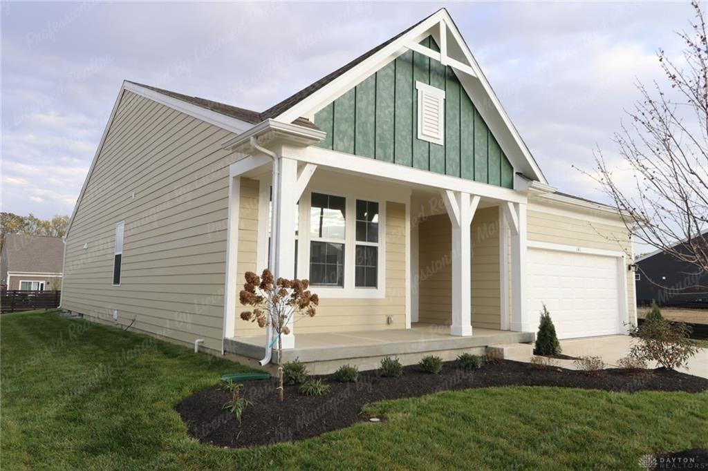 141 Kenneth Hamilton Way - Photo 2 of 44