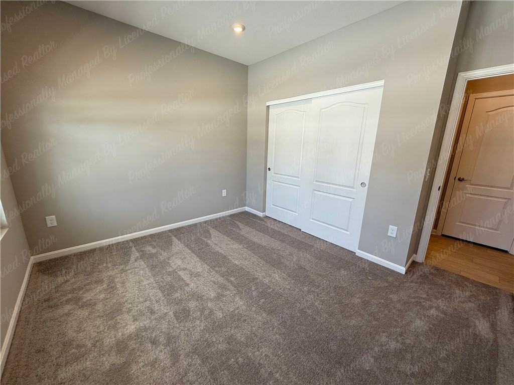 141 Kenneth Hamilton Way - Photo 6 of 44
