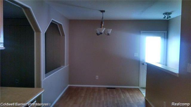 39872 Lynn St - Photo 3 of 15