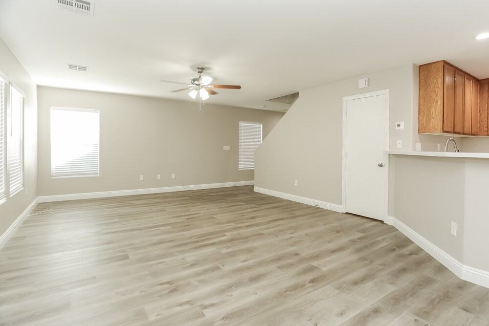 5820 Gemstone Peak St - Photo 6 of 17