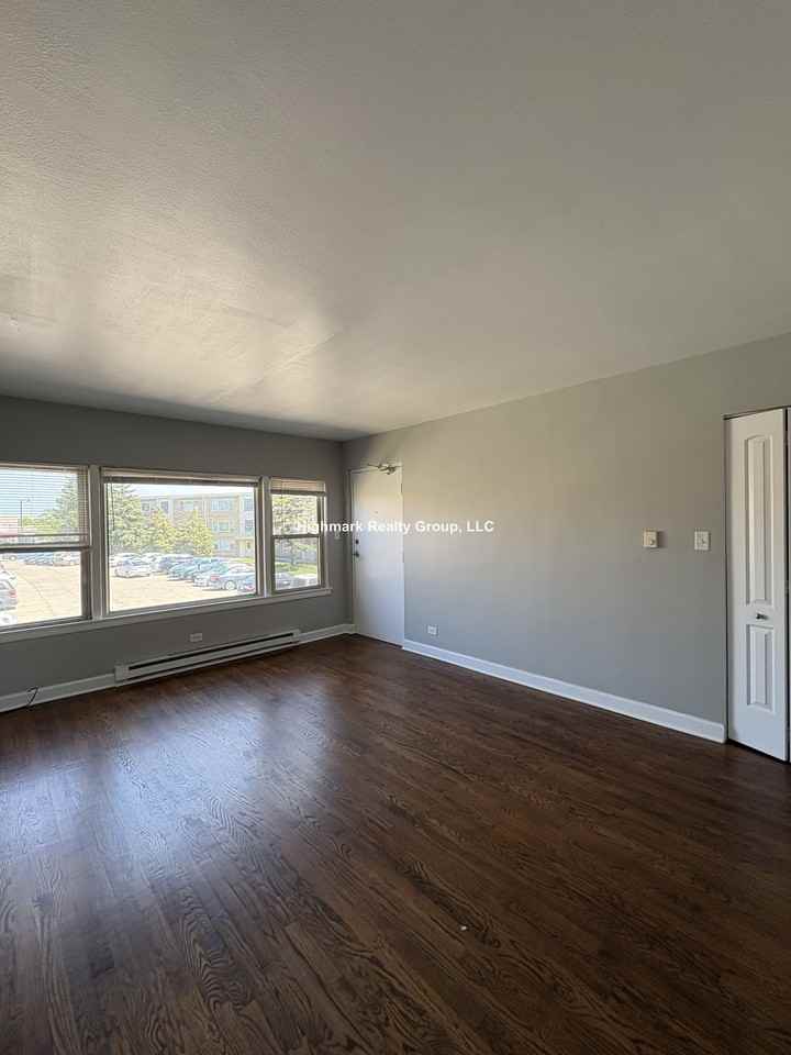 7632 1/2 N Milwaukee Ave #2B - Photo 2 of 11