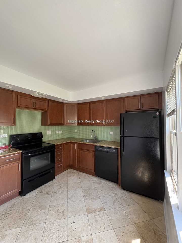 7632 1/2 N Milwaukee Ave #2B - Photo 3 of 11