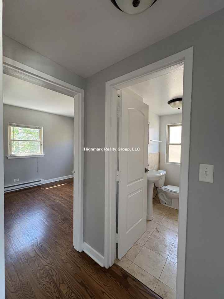 7632 1/2 N Milwaukee Ave #2B - Photo 5 of 11