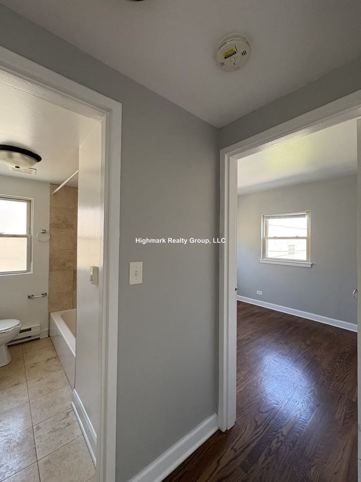 7632 1/2 N Milwaukee Ave #2B - Photo 6 of 11