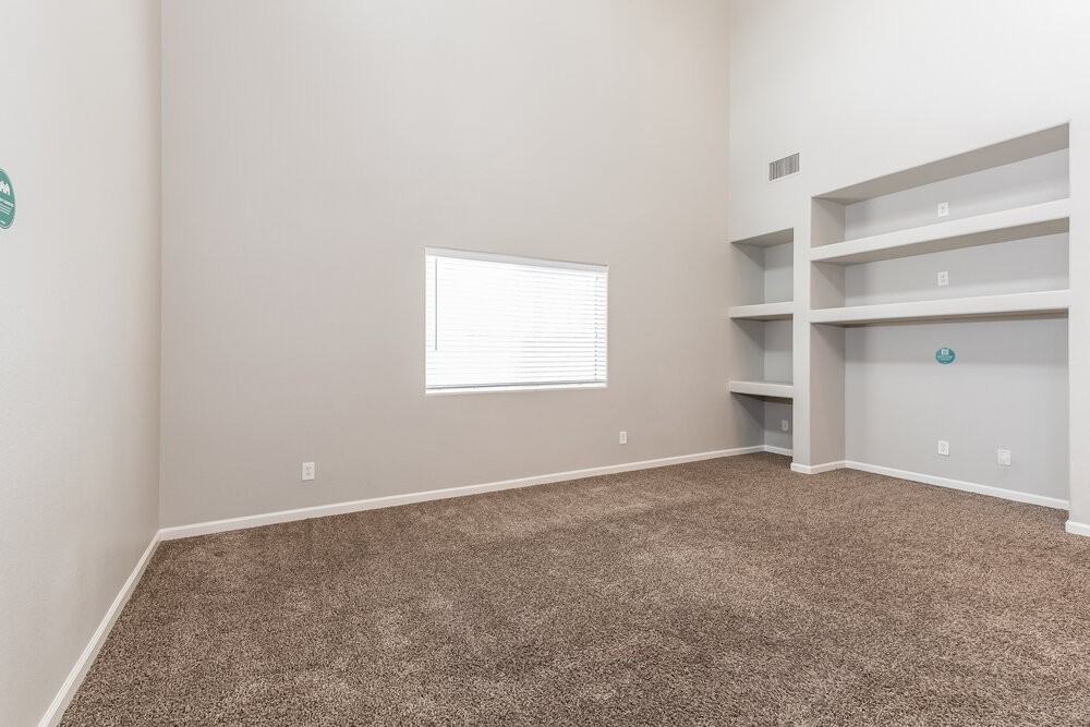 2845 Woodland Park Ave - Photo 5 of 17