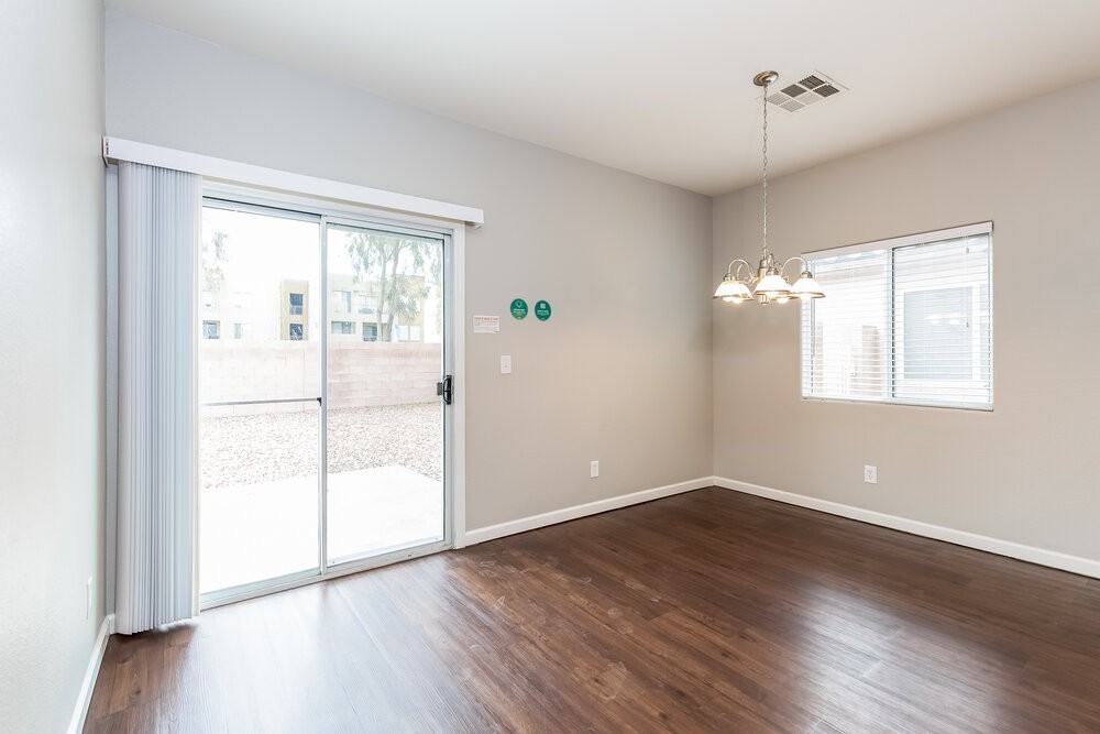2845 Woodland Park Ave - Photo 6 of 17
