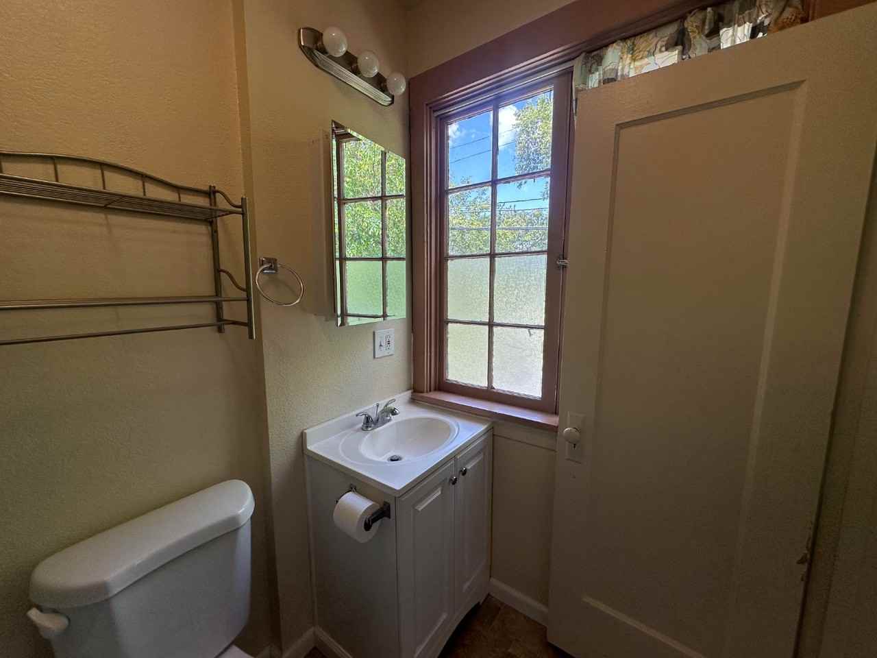 345 N 3rd St #3 - Photo 5 of 12