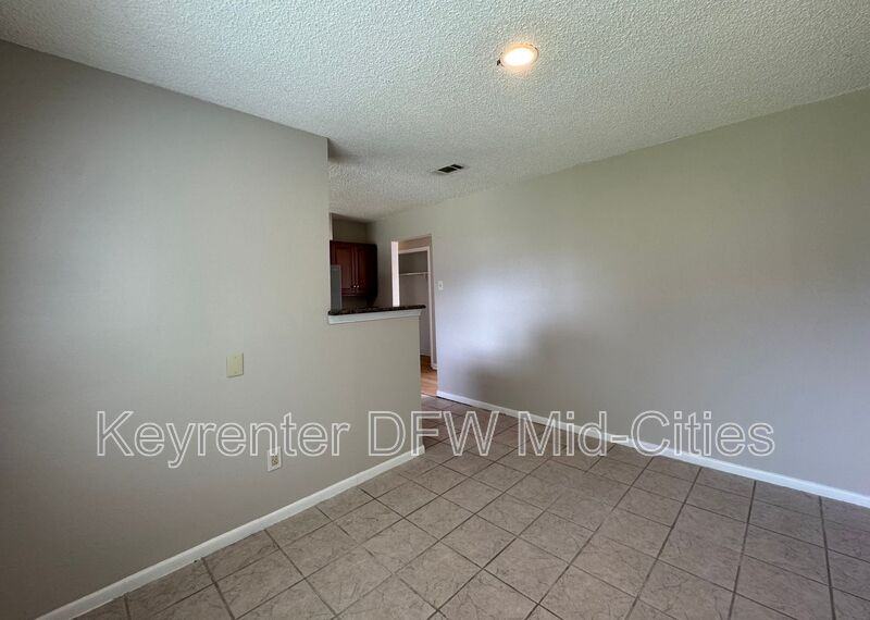 1923 Dennis St - Photo 6 of 15