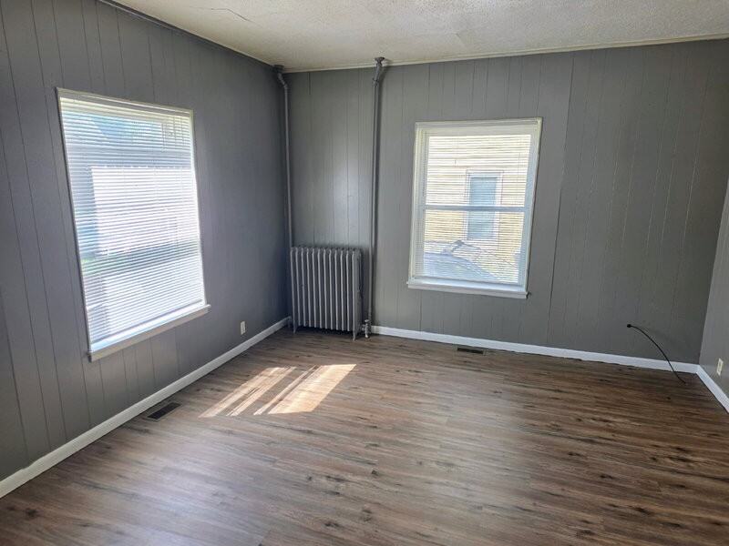 1301 E 12th St #2 - Photo 4 of 17