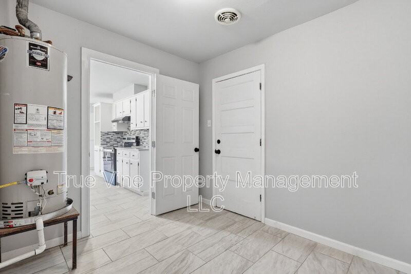 413 Cloudmont Dr - Photo 6 of 33