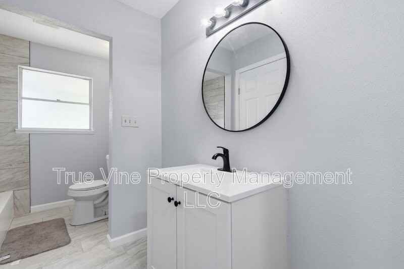 413 Cloudmont Dr - Photo 7 of 33