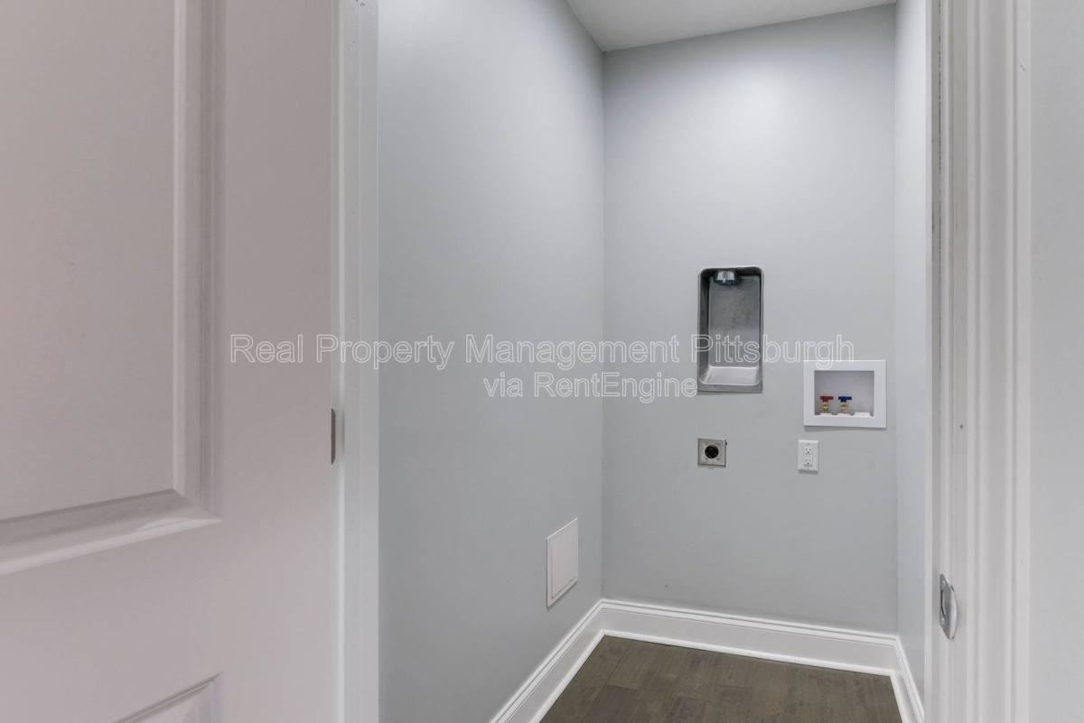 144 43rd 1 2 St - Photo 6 of 10