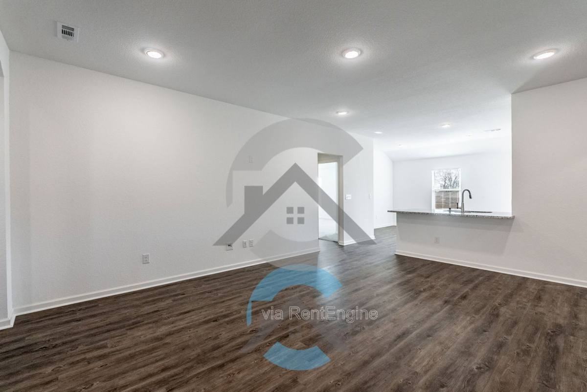 1155 Gallery Dr - Photo 2 of 10