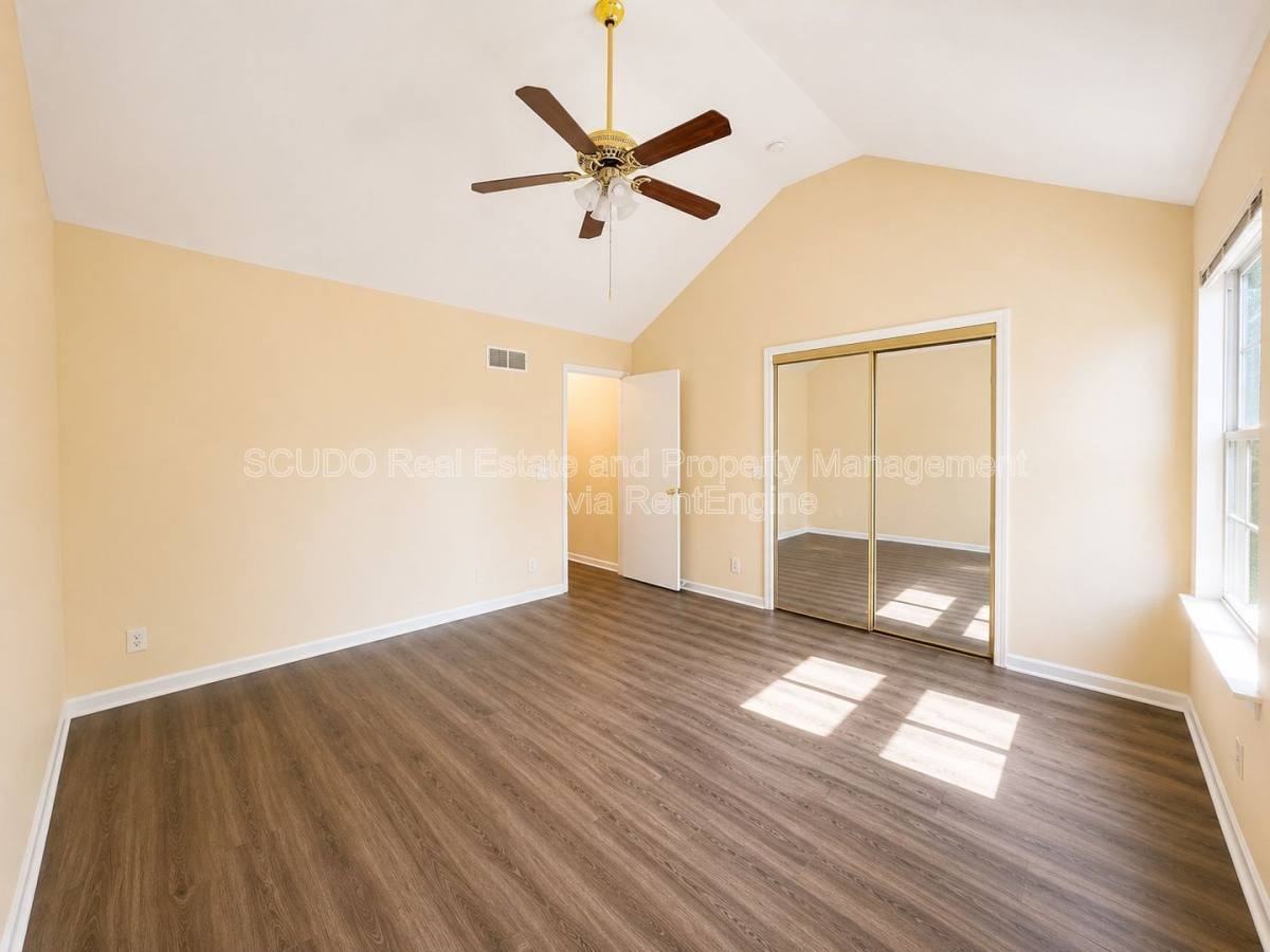 10633 N Locust Ct - Photo 2 of 10