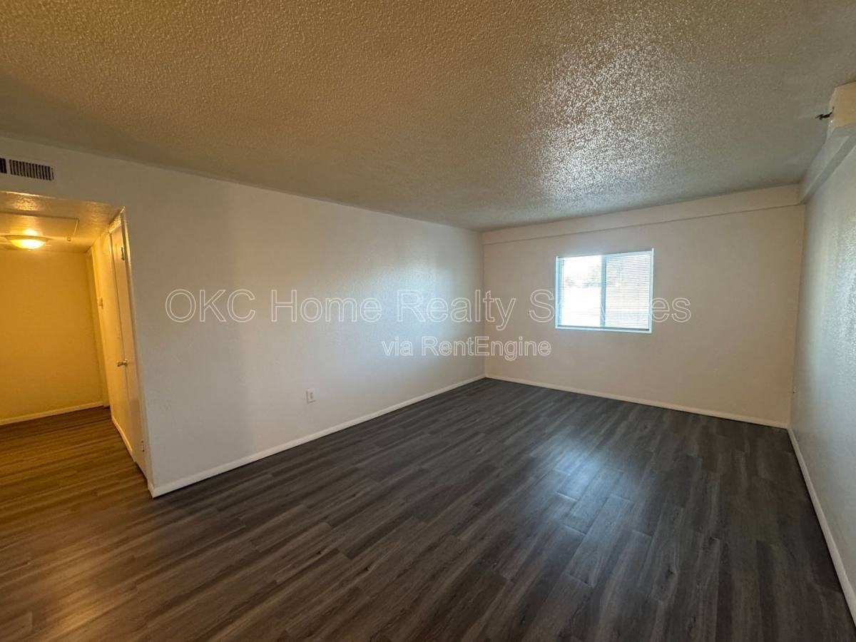 708 NE 27th St Liberty Station #1 - Photo 2 of 10