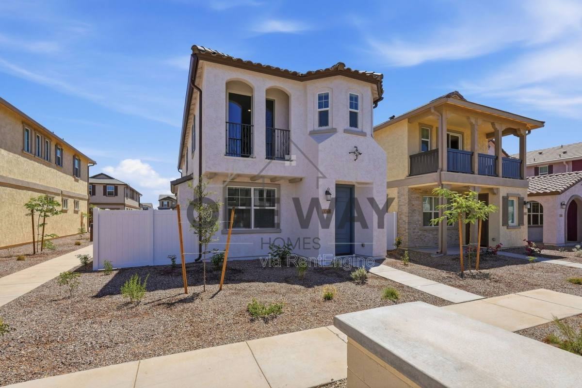 3365 S Primrose - Photo 2 of 10