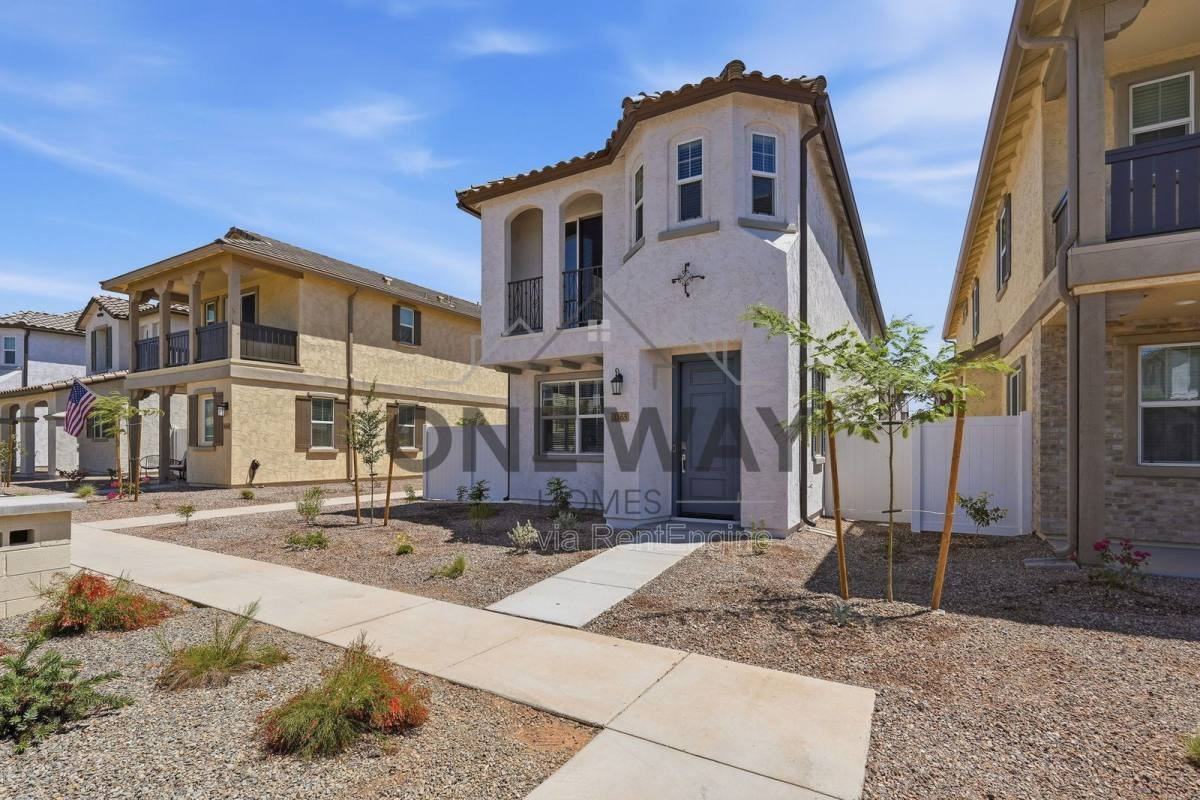 3365 S Primrose - Photo 3 of 10
