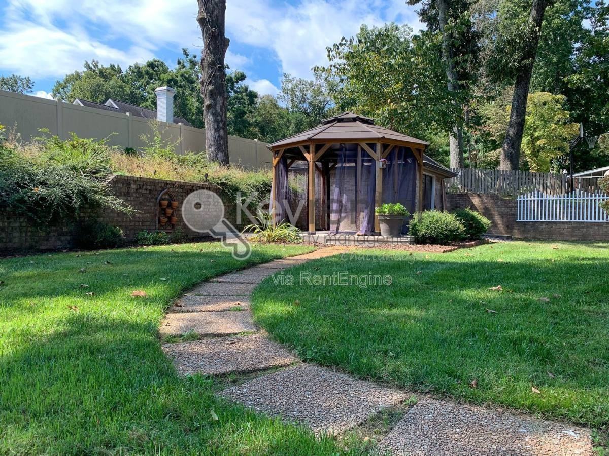 7716 Royal Harbour Cir - Photo 3 of 10