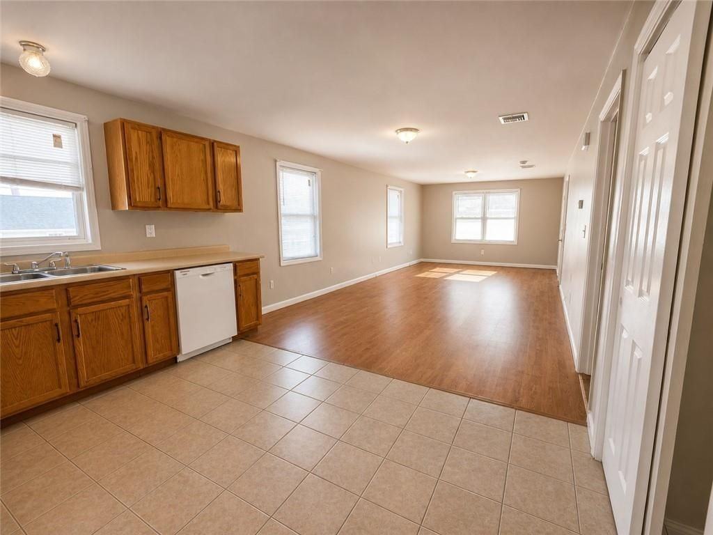 53 Harold St - Photo 2 of 13