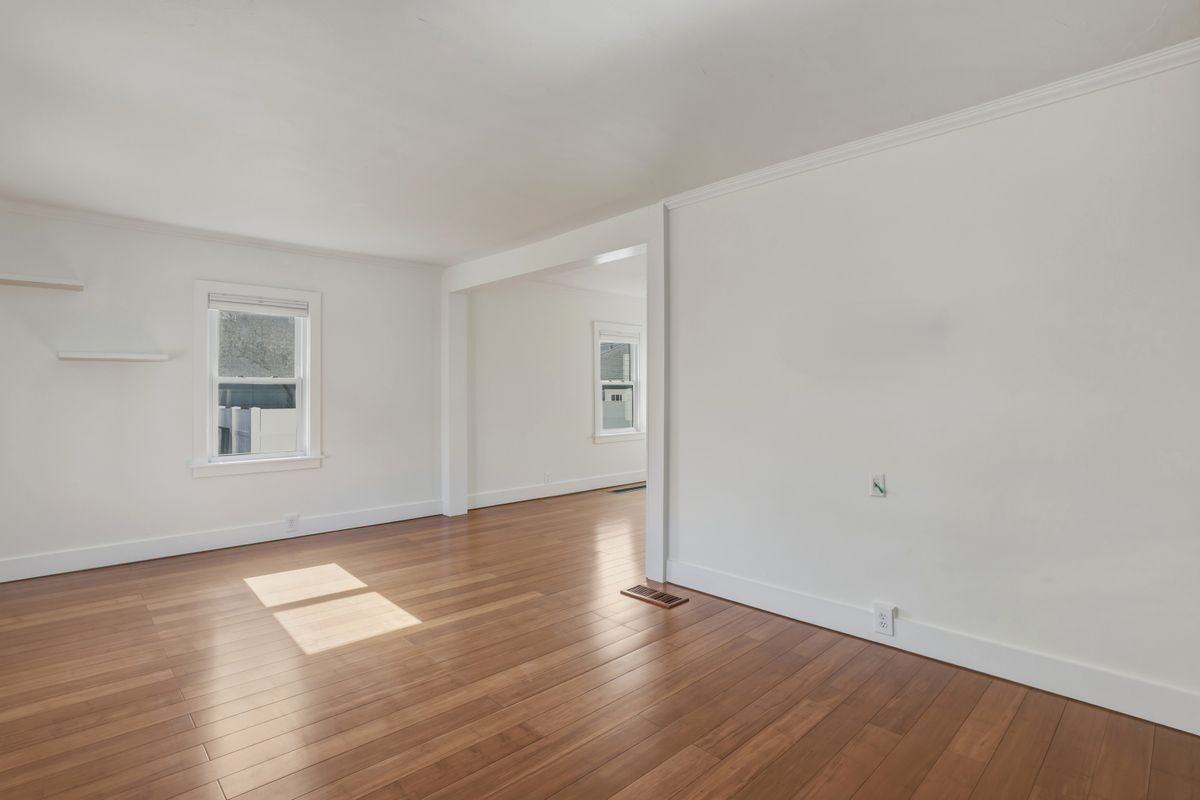 555 W High St - Photo 6 of 43