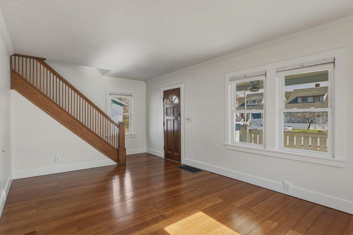555 W High St - Photo 7 of 43