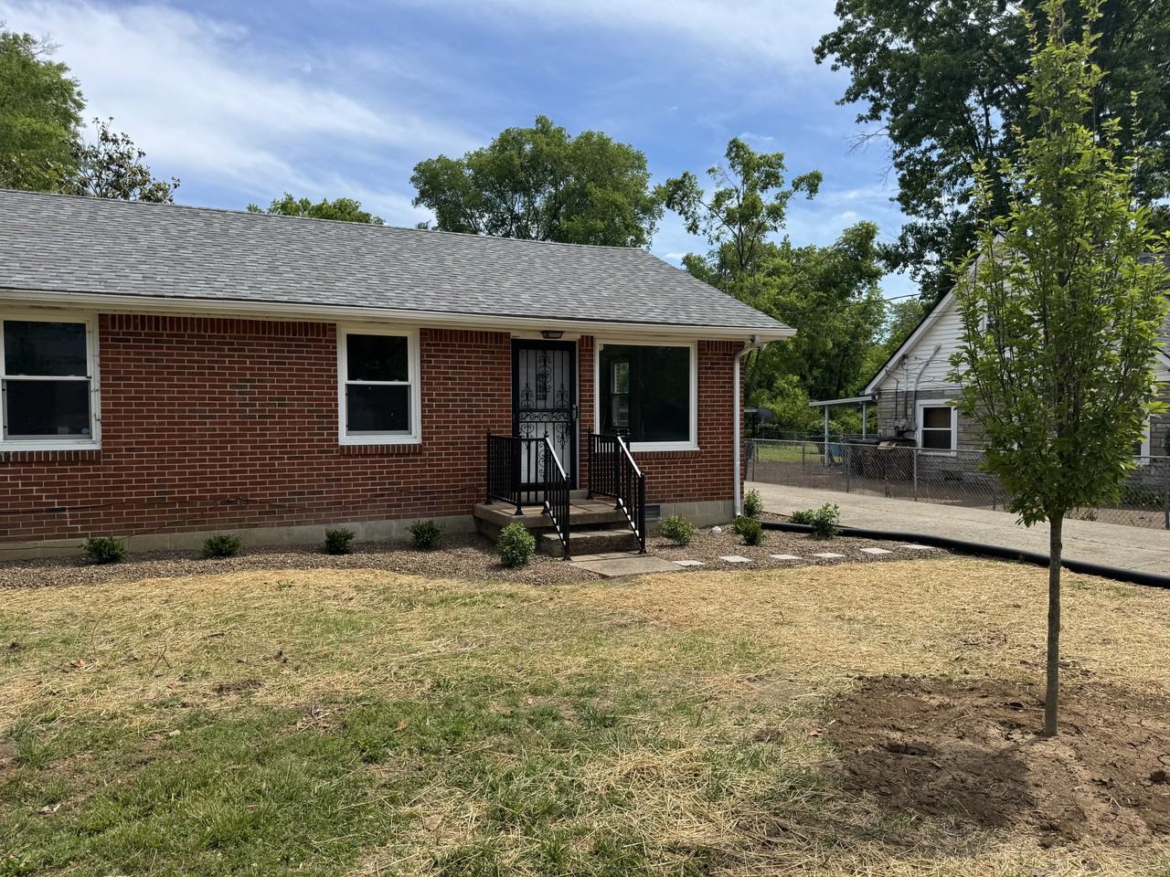 1620 Ashton Ave - Photo 2 of 27