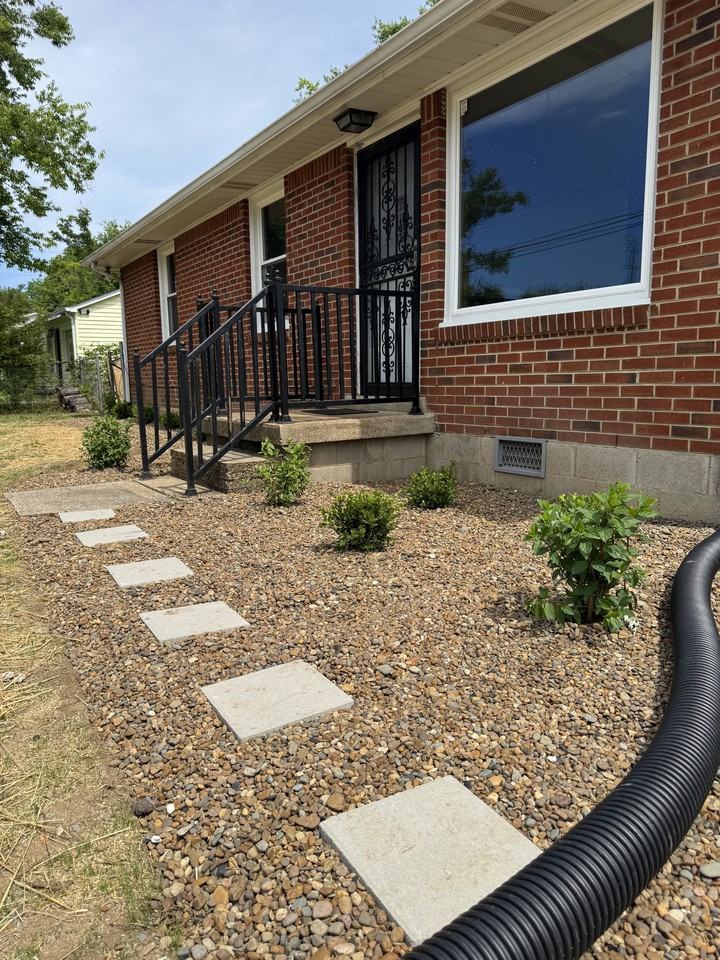 1620 Ashton Ave - Photo 3 of 27