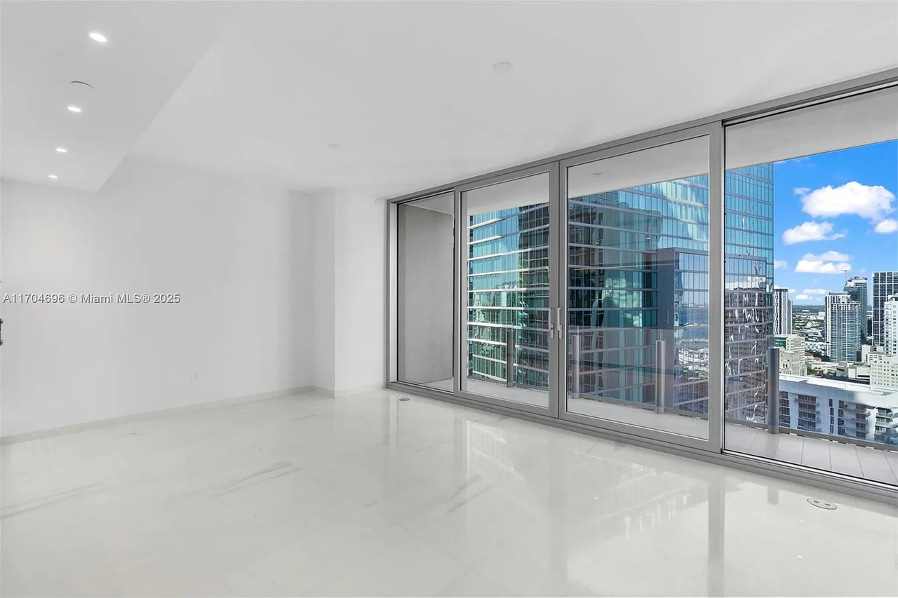 300 Biscayne Boulevard Way #3708 - Photo 4 of 24