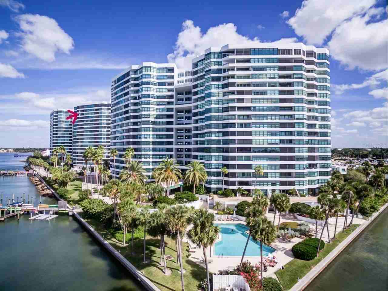 988 Blvd Of The Arts