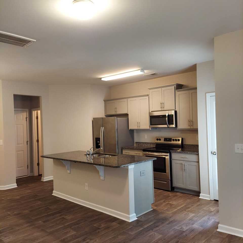 6050 Guildford Hill Ln - Photo 4 of 21
