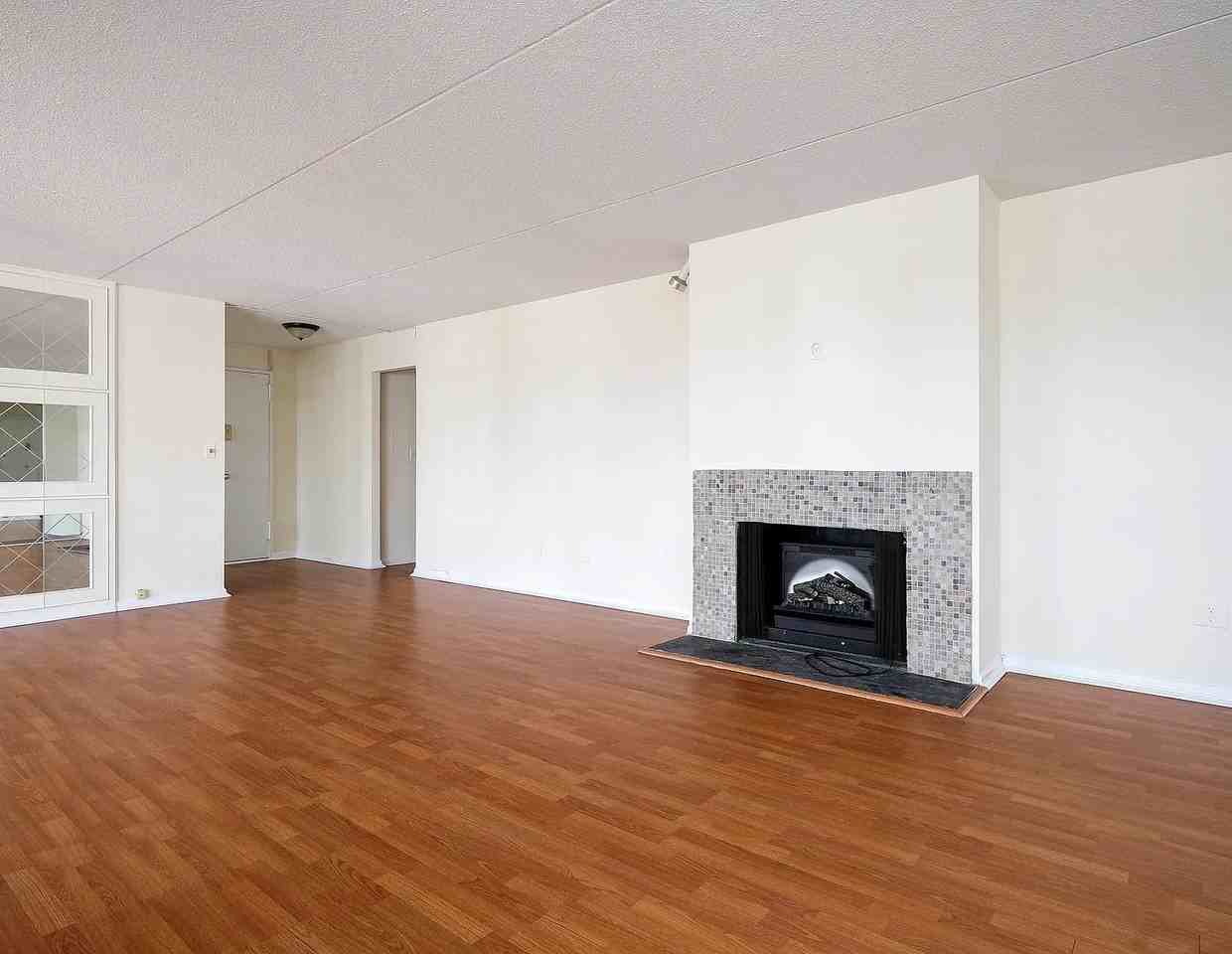 400 High Point Dr Ph - Photo 7 of 11
