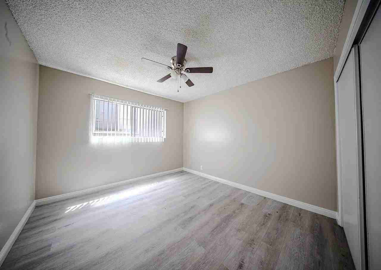 709 E 3rd St #7 - Photo 7 of 10