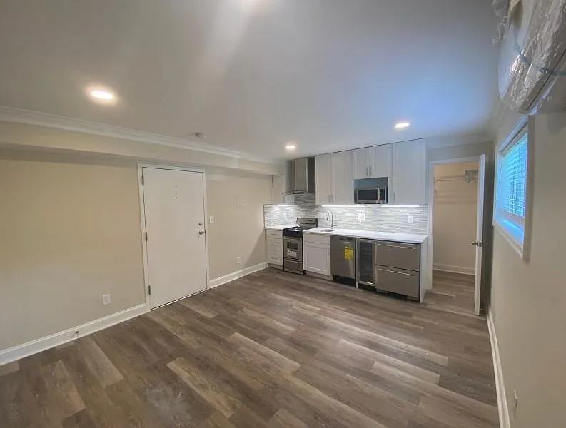 1133 N Randolph St #100 - Photo 4 of 9